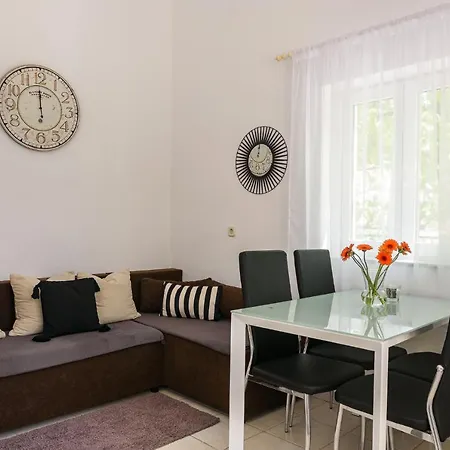 Suki Trogir