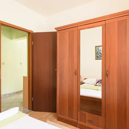 Suki Apartment