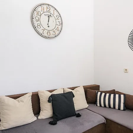 Suki Apartment *