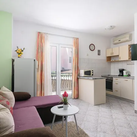 Suki Apartment