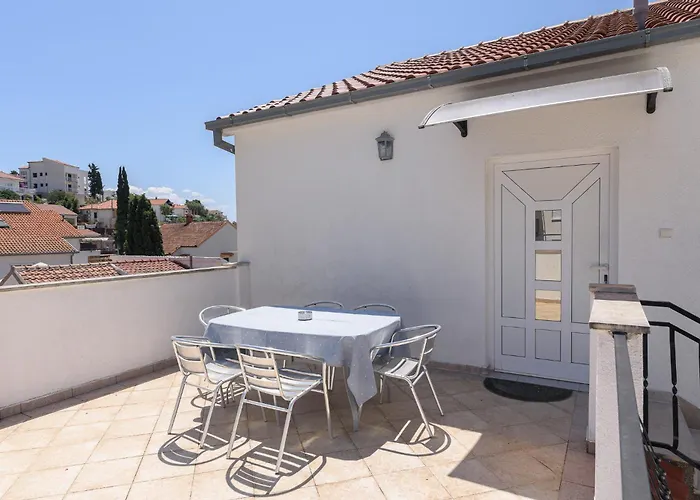 Suki Trogir