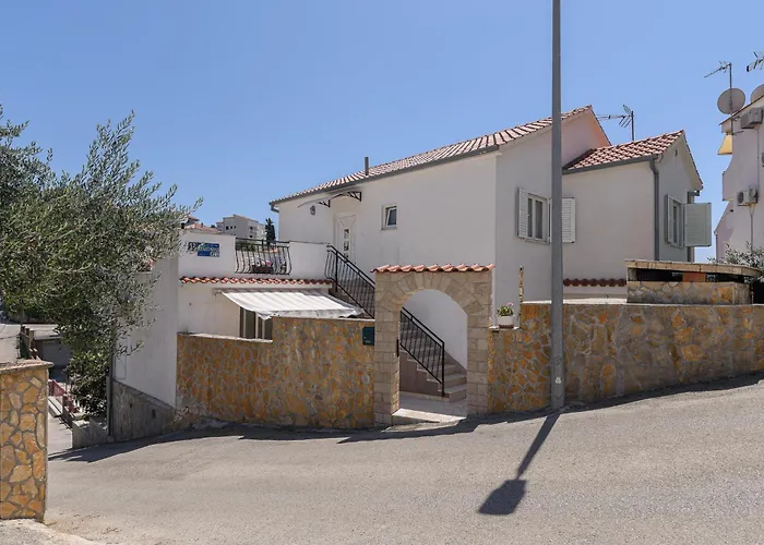 Suki Trogir